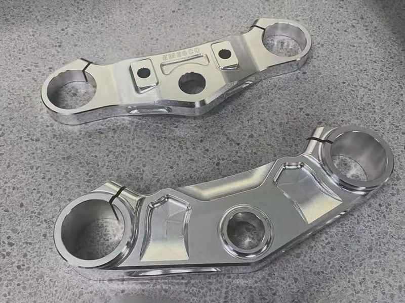 7075 aluminum motorcycle triple clamp machined by CNC milling